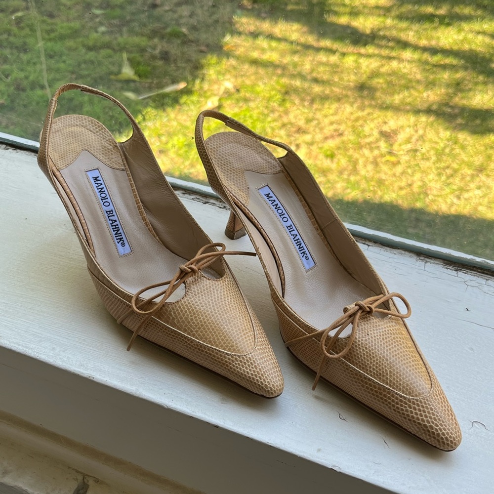 MANOLO’S